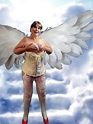 Seductive footwear accentuating seasoned soles